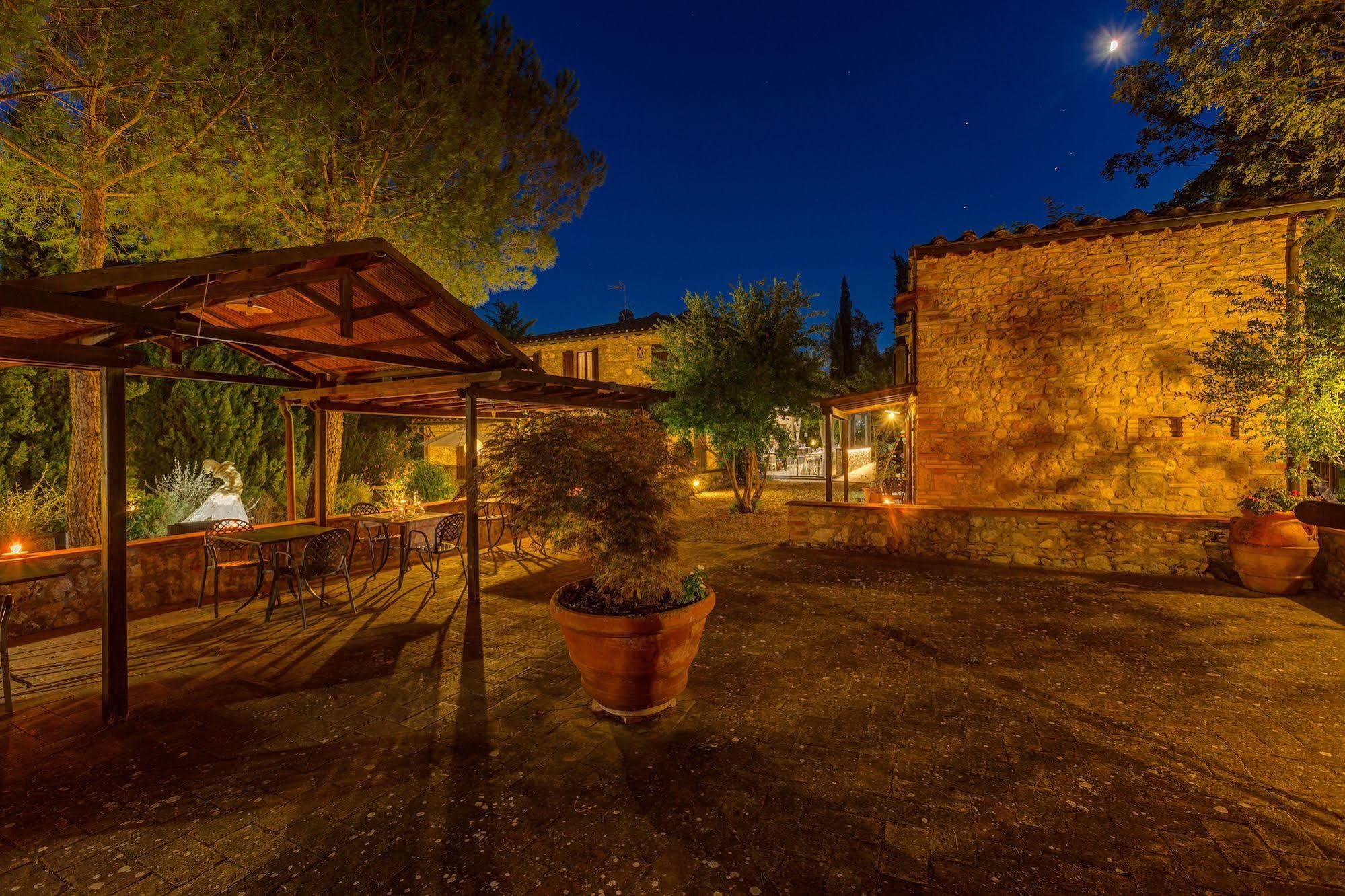 Agriturismo Casanova Di Pescille San Gimignano Exteriér fotografie